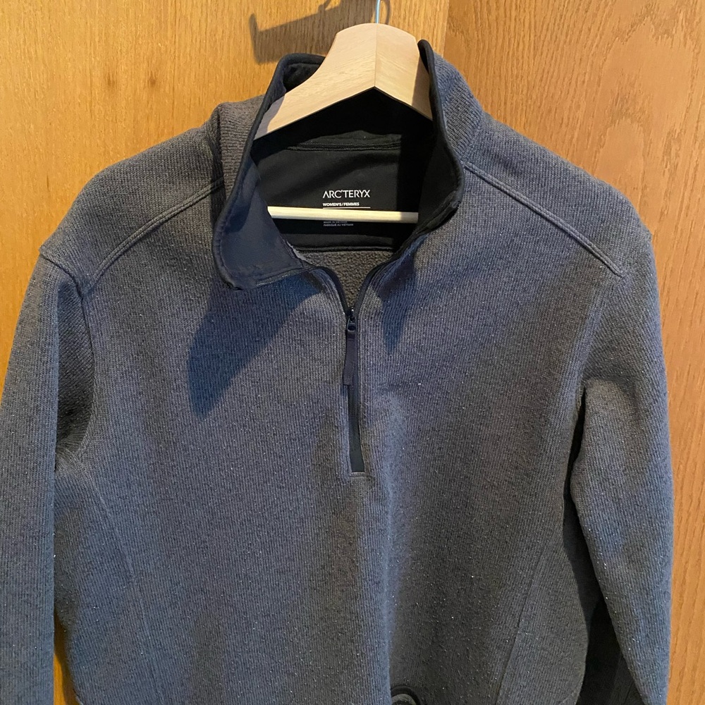 Arc'teryx woman Gray Convert half zip Sweater